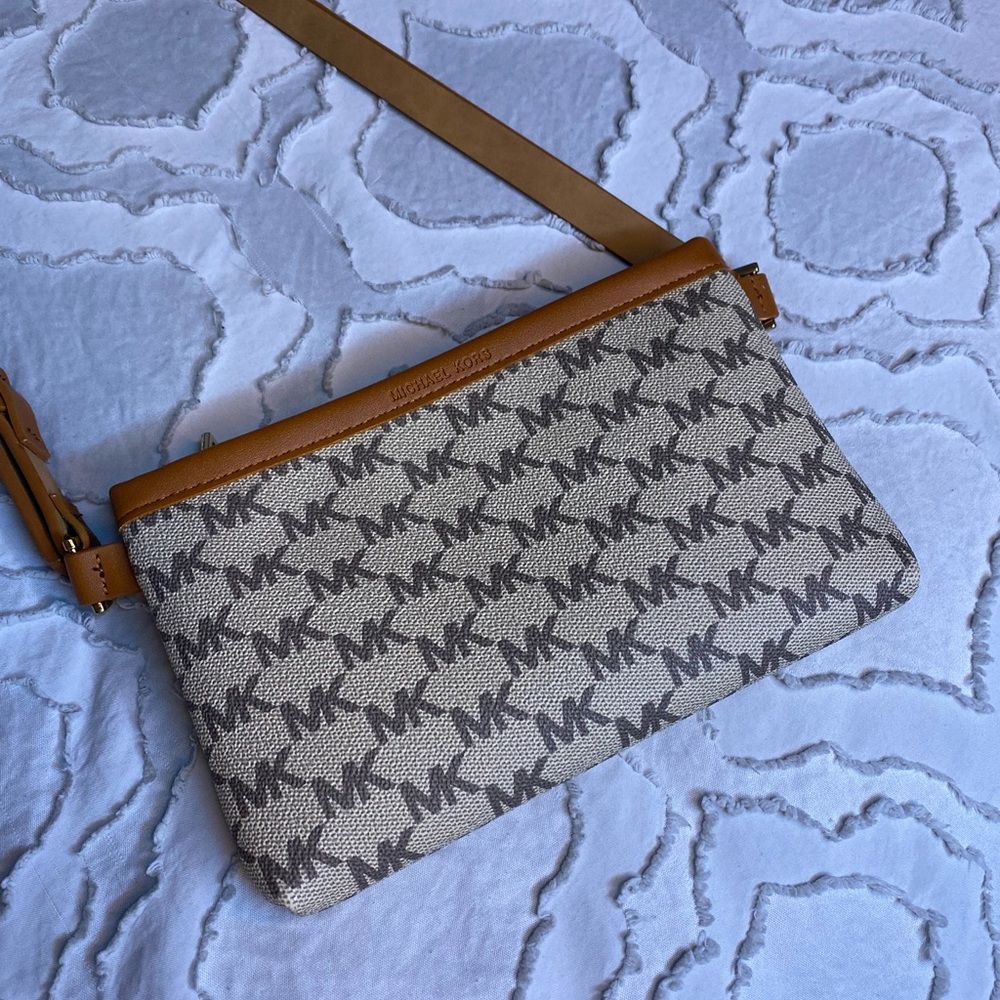 Michael Kors, belt bag (brown and beige)